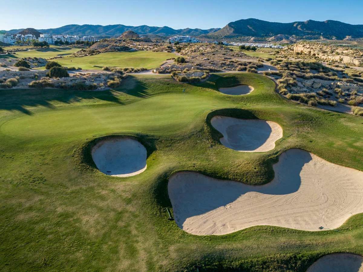 Three Bedroom Luxury Villa El Valle Golf Resort Banos y Mendigo المظهر الخارجي الصورة